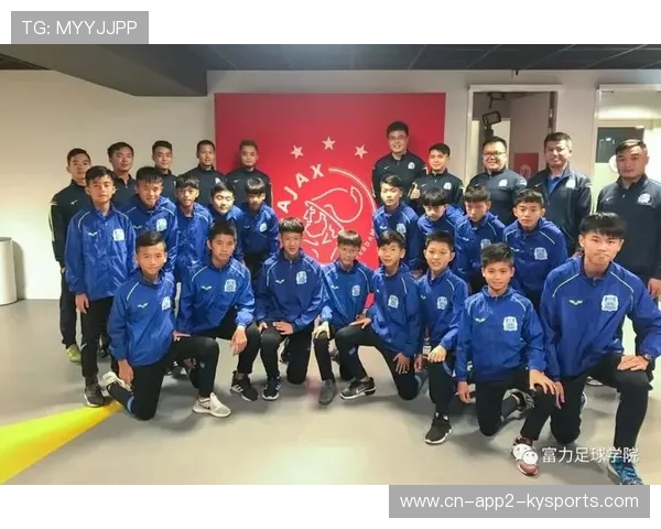 法国足球学院与技术中心合作,推出新一代教练培训课程。